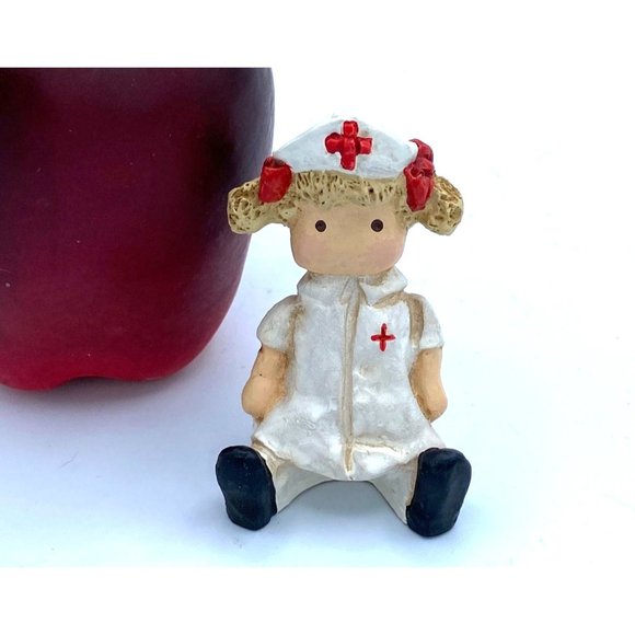 Red Cross Nurse Resin Statue Miniature /Date 9/91 Number 1584 - Picture 8 of 9